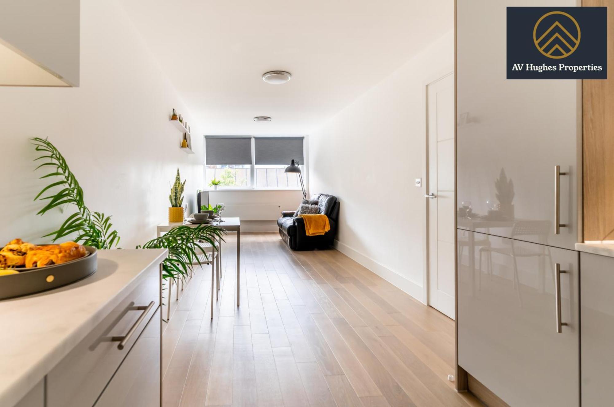 Modern One-Bedroom Apartment - 4 Mins From Station, Free Parking, Ideal For Relocation By Av Hughes Properties ミルトン・ケインズ エクステリア 写真