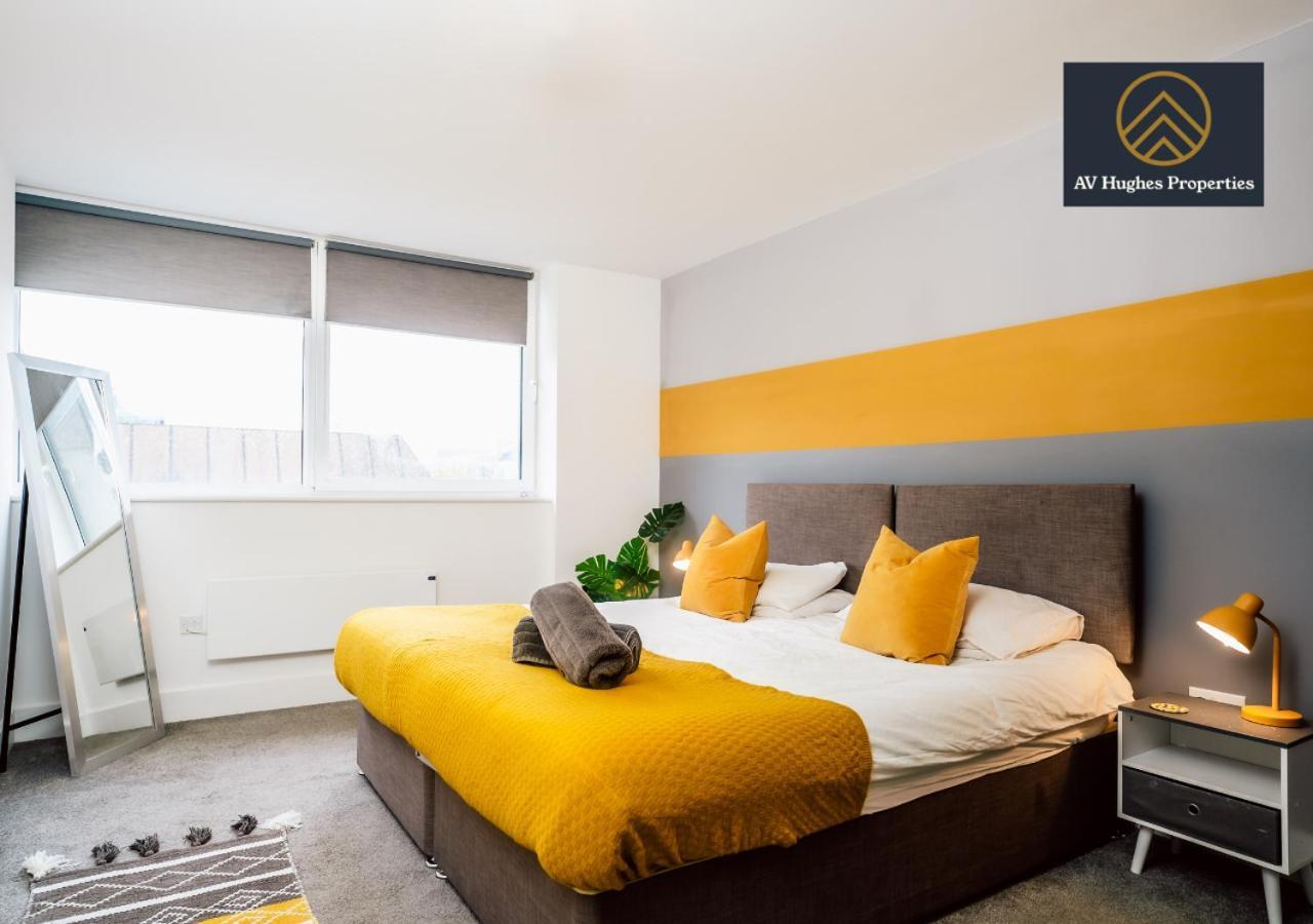 Modern One-Bedroom Apartment - 4 Mins From Station, Free Parking, Ideal For Relocation By Av Hughes Properties ミルトン・ケインズ エクステリア 写真